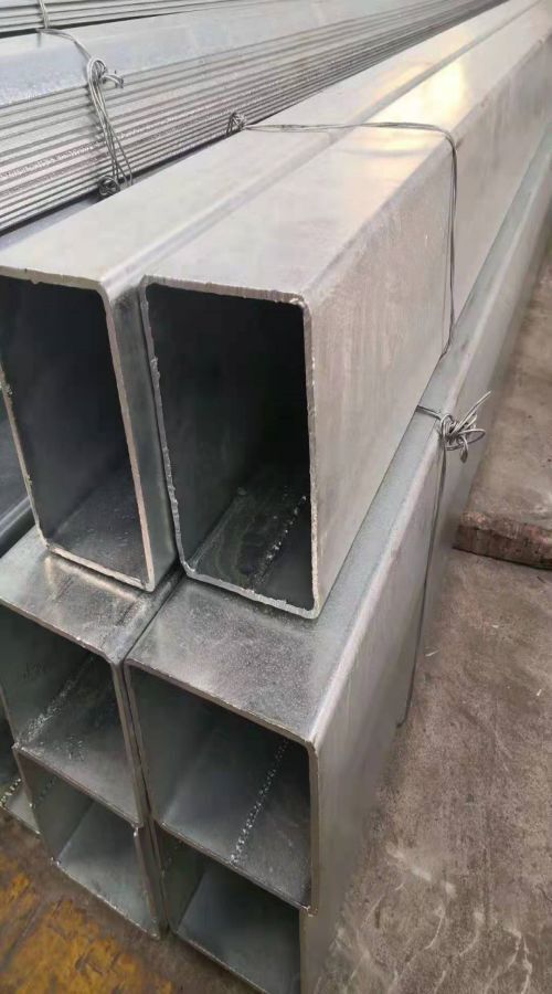 熱鍍鋅方管廠家選擇正規(guī)廠家購買？   